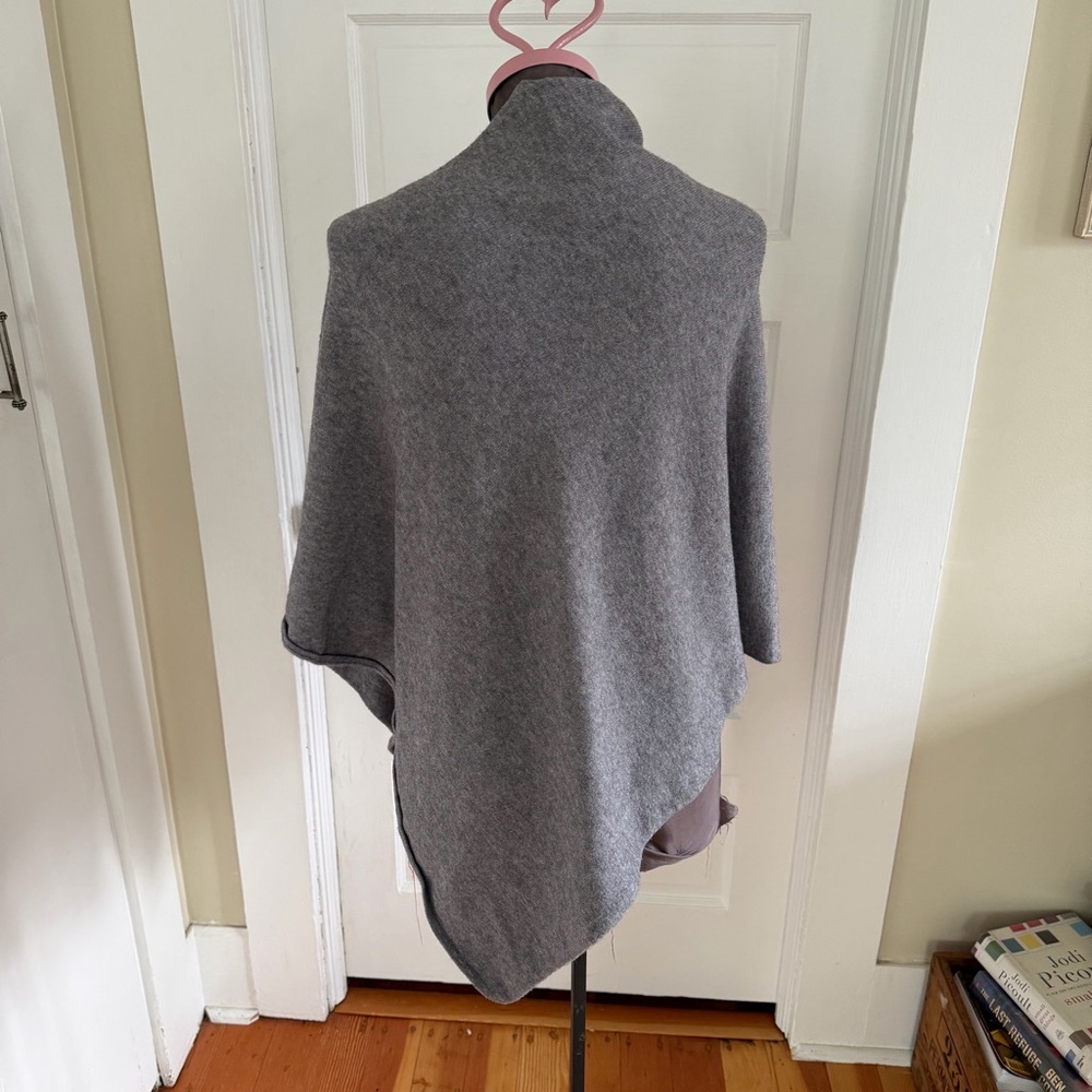 La Fiorentina Grey Sparkle Sweater Poncho - Picture 4 of 6